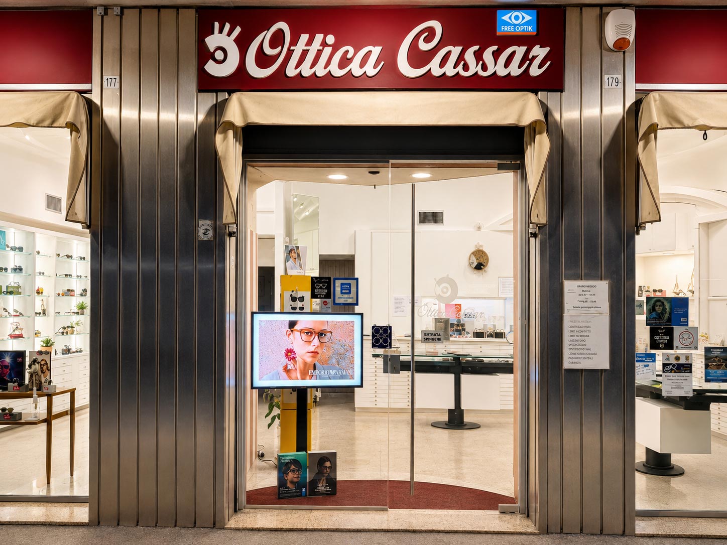 Ingresso del negozio Ottica Cassar in Corso Pietro Giannone, Foggia